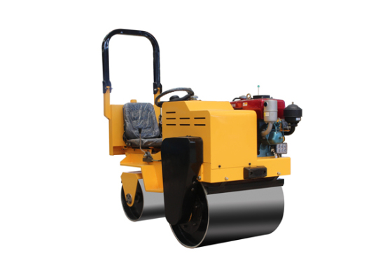 YX-850水冷/風(fēng)冷振動(dòng)壓路機(jī)