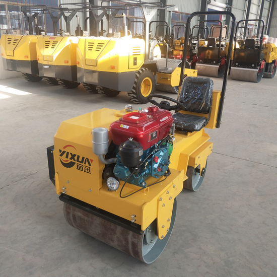 YX-X1000C小座駕壓路機(jī)+柴油水冷