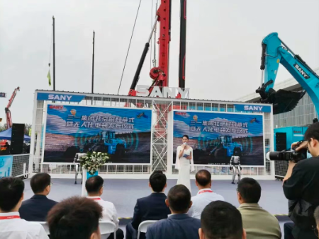 摩迅同传翻译系统助力三一集团 BICES 2025 无人装载机发布，架起跨语言沟通桥梁